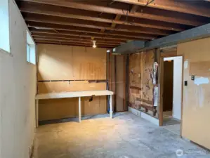 Potential for a 5th bedroom/home