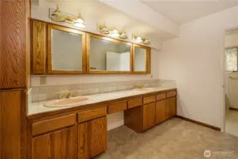 2nd Bathrooom