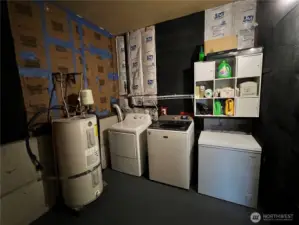 Lower level laundry plumbed for 3rd Bathroom