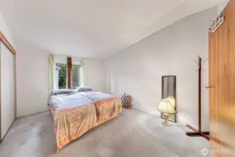 The primary bedroom features vaulted ceilings, plush carpet, and generous natural light—offering a peaceful retreat within Lake Samish Terrace. Just minutes from the lakefront, this Bellingham 55+ manufactured home is as comfortable as it is convenient.
