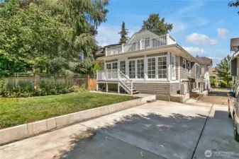 Sun room off the back
