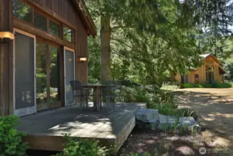Studio & Apartment