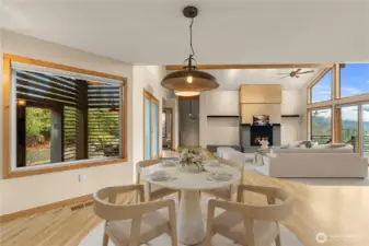 Dining Virtually Staged