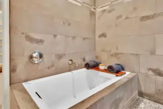 Deep Soaking Tub in Primary Bath