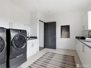 Mudroom/Laundry