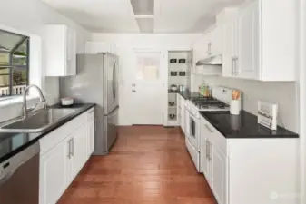 Spacious chefs kitchen with gas stove