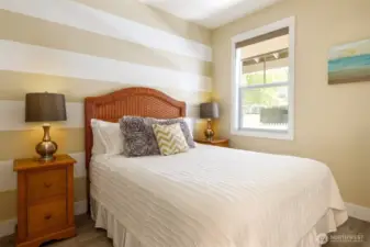 Queen Bed