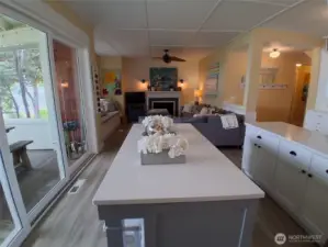 Large Kitchen Islan