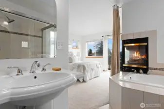 Like a luxe hotel suite!