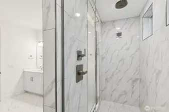 Main Floor Walk-in Shower