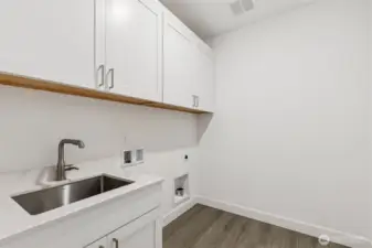 Main Floor Laundry Toom