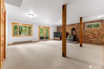 Game room, overflow Bonus room for entertainment and fun times.
