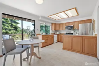 Eat-in Kitchen