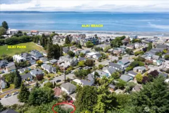 Conveniently located just blocks from Alki Park and Alki Beach and boardwalk