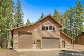 2 bed 2 bath carriage house with a huge 45' deep shop