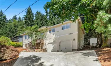 welcome to 23621 7th Ave!