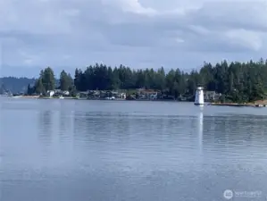 Fox Island is a world away from Gig Harbor but close enough for dinner, drinks, or great shopping.