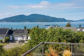 Unbelievable view off the deck. Imagine, you could wake up to this every single day!!!