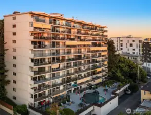 The Lamplighter is a well-maintained, concrete-and-steel building known for its mid-century charm and solid construction.