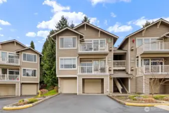 Welcome to English Cove, a premier and park-like community set just moments from Marymoor, light rail, and all the amenities of downtown Redmond!