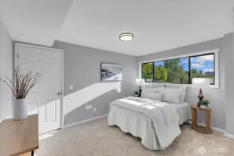 Lower level bed