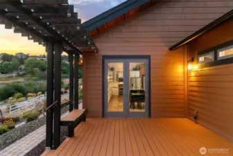 Oversized outdoor living view deck