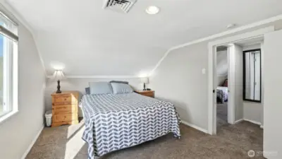 Good sized bedroom with double closets