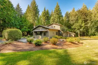 Beautiful Mature Landscaping