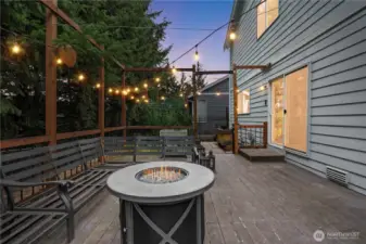 Large back deck ready to entertain
