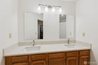 Full Bathroom Upstairs