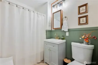 Main level full bathroom