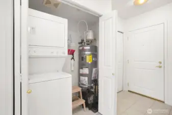 In-unit laundry, new water heater