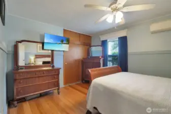 Middle bedroom with minisplit and ceiling fan
