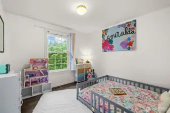 Second bedroom.
