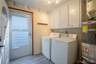 Utility w/gas dryer and hot water
