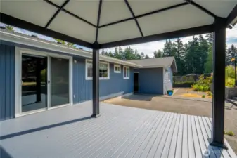 Deck w/Gazebo