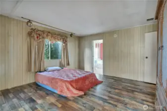 Huge primary suite ~