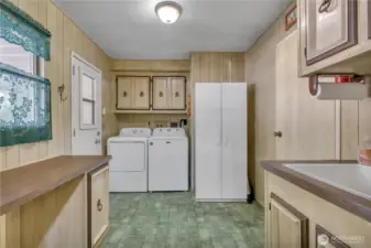 Laundry/utility room with great storage & a sink ~
