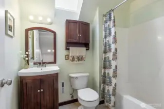 2nd Level Bath