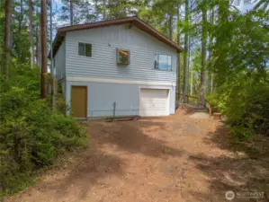 Driveway to the home.