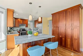 Kitchen + breakfast nook / island