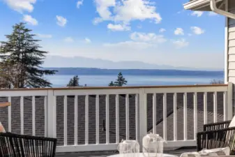 Here comes the ferry!