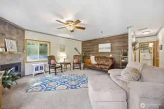 2nd Primary Suite living room