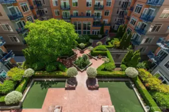 The courtyard that connects the 2 buildings in the complex.