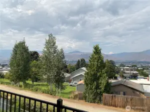 VIEW LOOKING SW