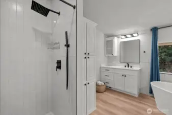 Ensuite to master bath