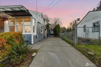 Driveway, Covered Front Entry