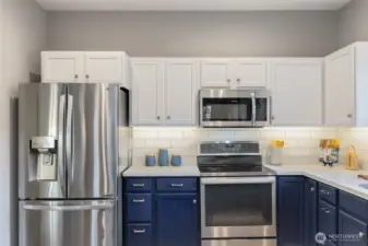 Nice stainless steel appliances.