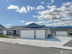 5 Garage Bays!