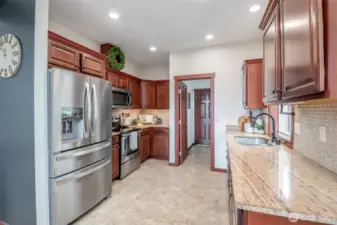 Granite countertops  & SS appliances